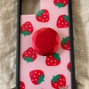 Wild flower iPhone 11 strawberry case& pop socket